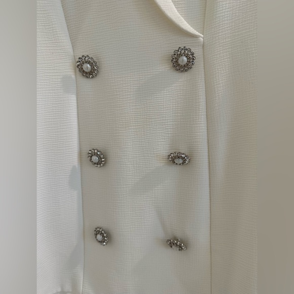 River Island white dress with ruffles and detailed buttons in size two - Picture 2 of 4